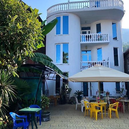 Emiliya Guest House Gagra Exterior foto