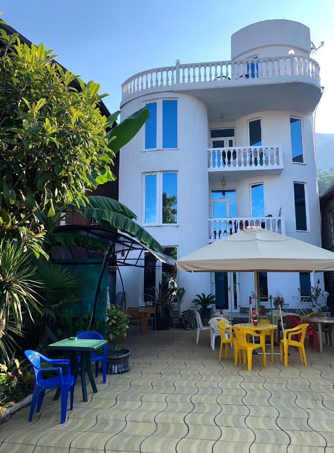Emiliya Guest House Gagra Exterior foto