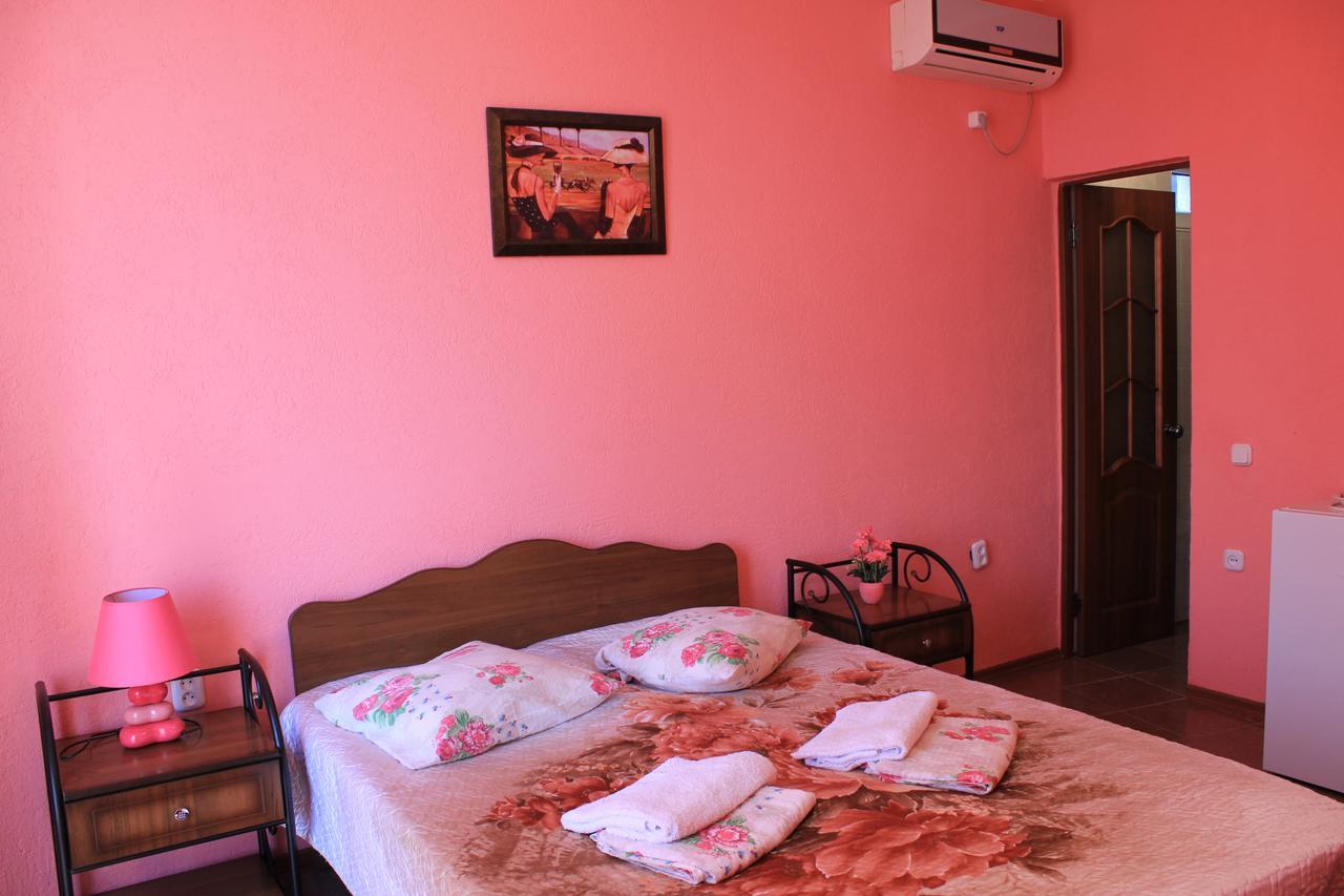 Emiliya Guest House Gagra Exterior foto