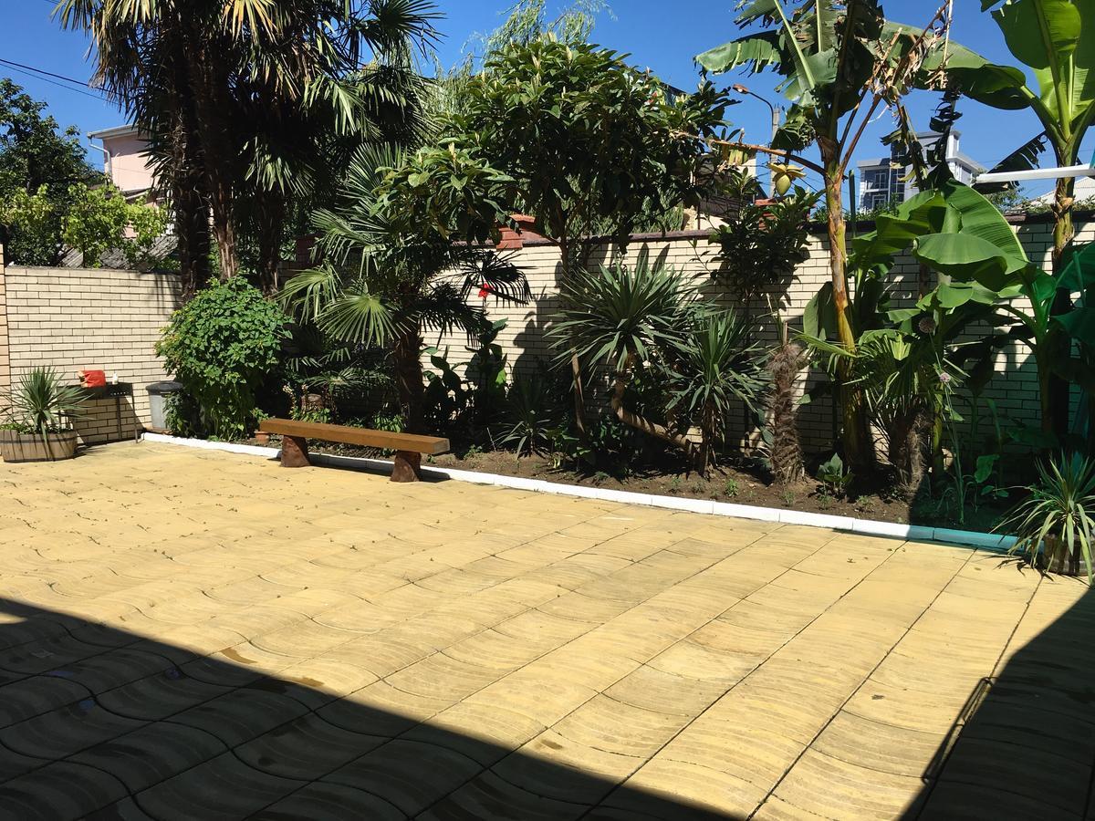 Emiliya Guest House Gagra Exterior foto