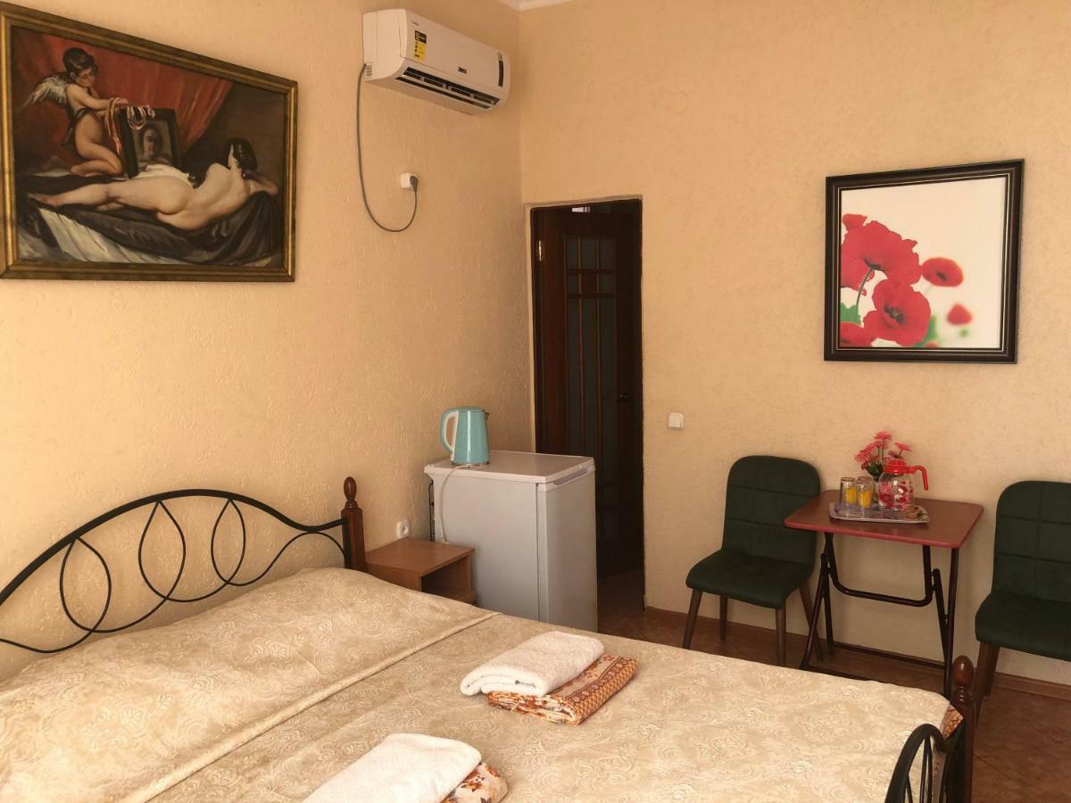 Emiliya Guest House Gagra Exterior foto