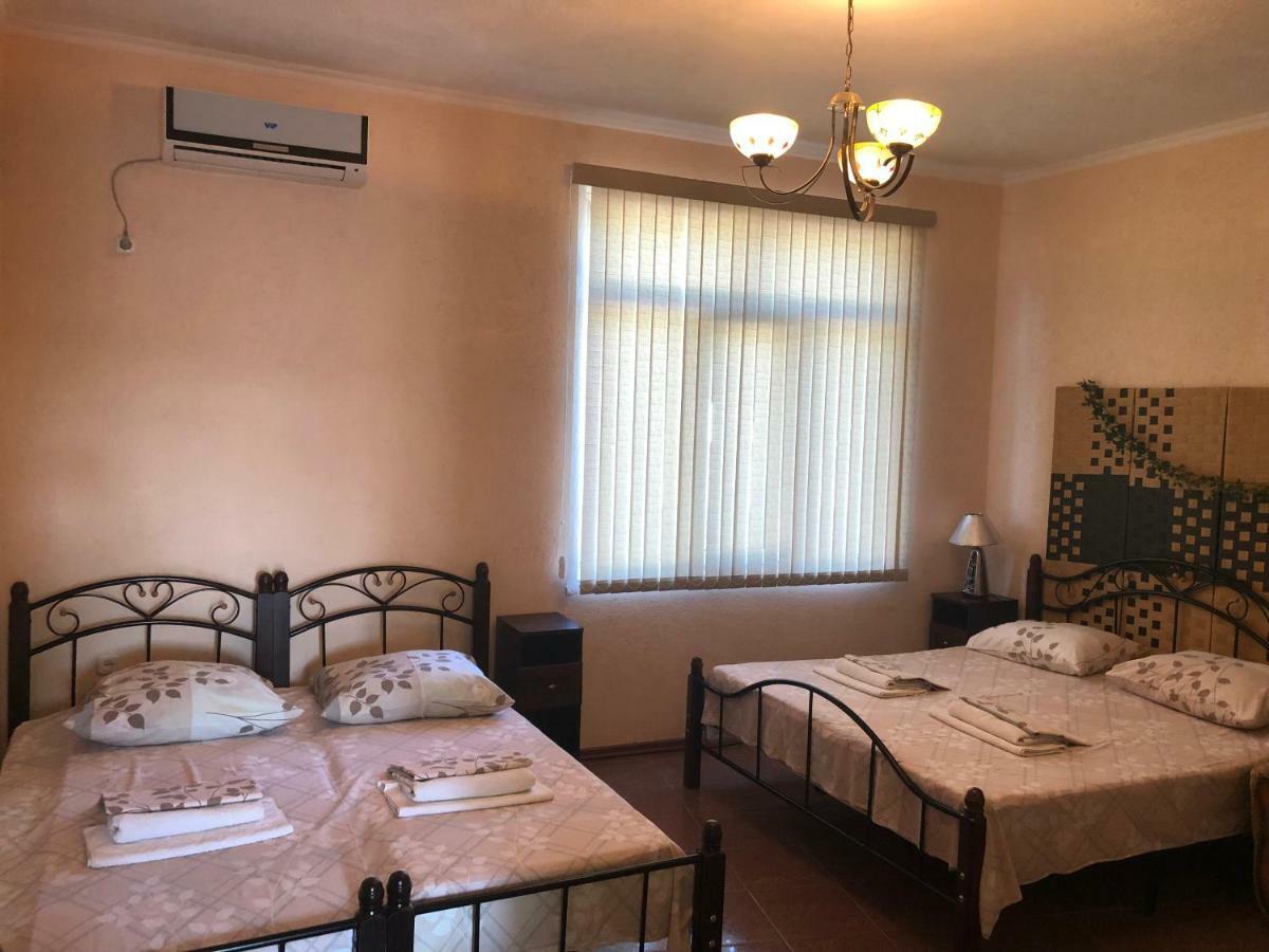 Emiliya Guest House Gagra Exterior foto